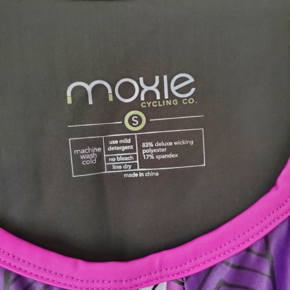 Moxie Cycling/ Wrap Tee - Picture 2 of 4